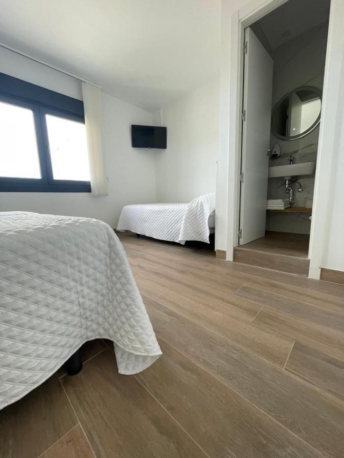 Hostal Montevideo Beachfront Nigrán Eksteriør billede