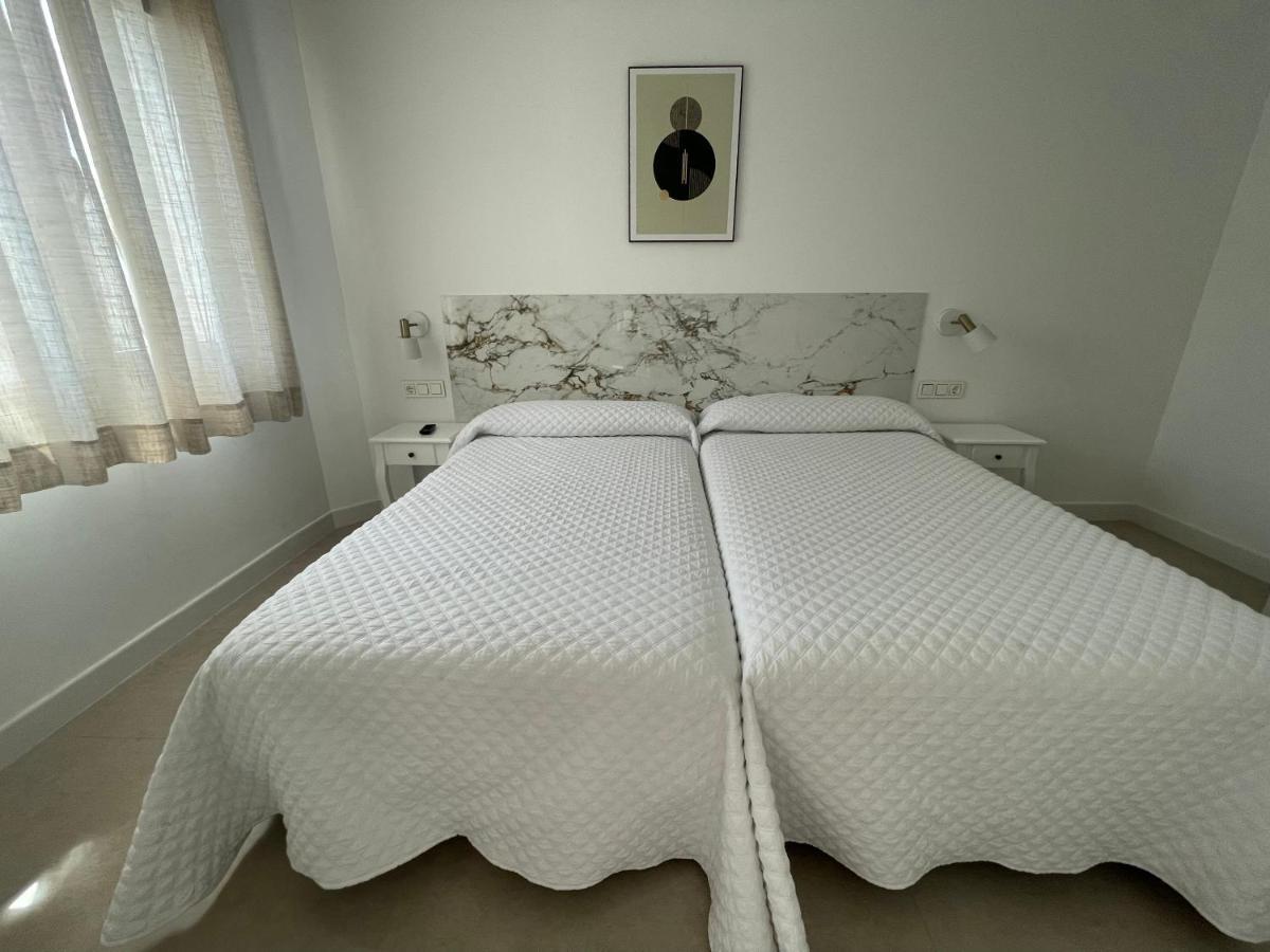 Hostal Montevideo Beachfront Nigrán Eksteriør billede