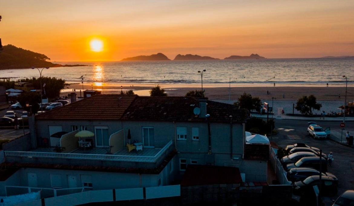 Hostal Montevideo Beachfront Nigrán Eksteriør billede