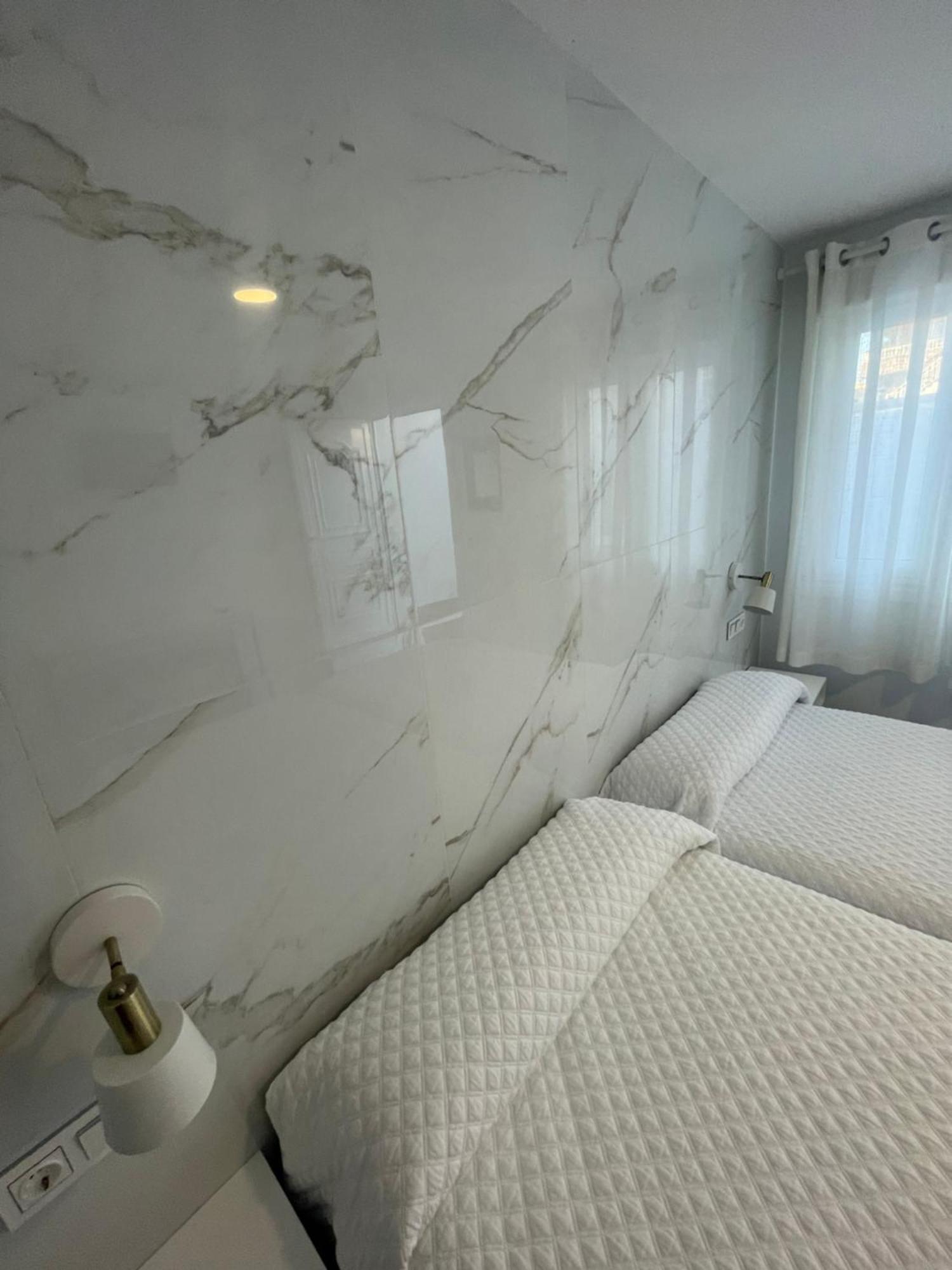 Hostal Montevideo Beachfront Nigrán Eksteriør billede